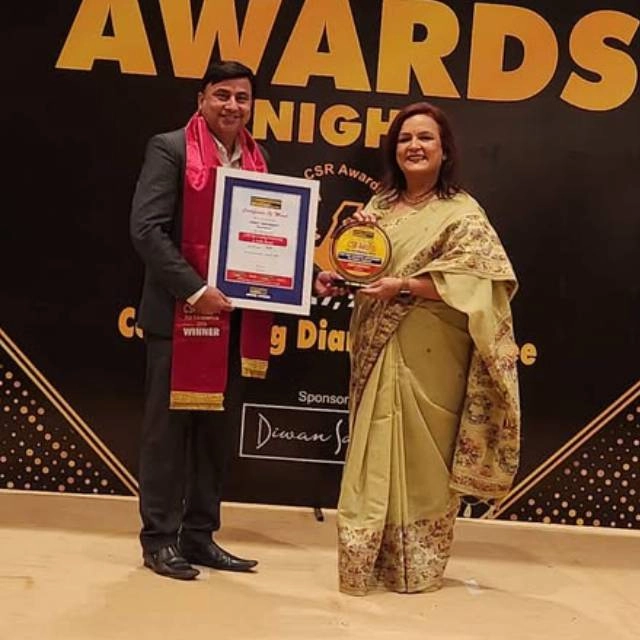 सीएसआर टॉप लीडिंग यूनिवर्सिटी ऑफ इंडिया अवार्ड से सम्मानित हुआ आईसेक्ट विश्वविद्यालय