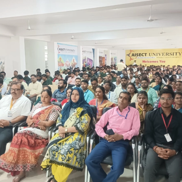 आईसेक्ट विश्वविद्यालय में दीक्षारंभ समारोह संपन्न