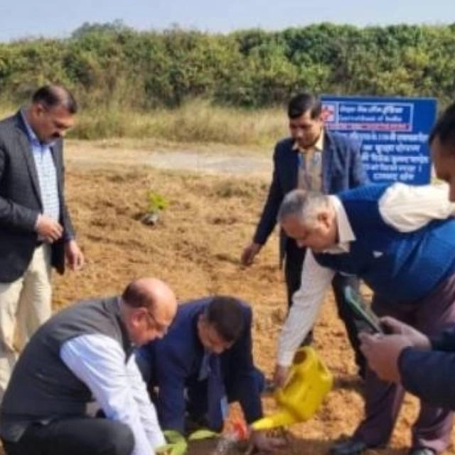 आईसेक्ट विश्वविद्यालय परिसर में सेंट्रल बैंक ऑफ इंडिया का हरित संकल्प, 115 पौधों का वृक्षारोपण