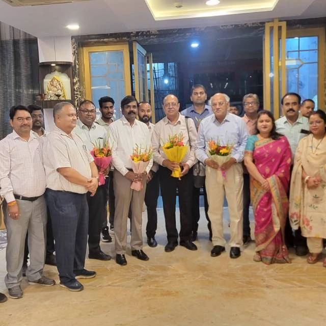 आईसेक्ट विश्वविद्यालय के वरिष्ठ अधिकारियों का हजारीबाग आगमन पर भव्य स्वागत।